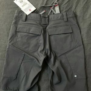 686 Cargo Shorts - size 30